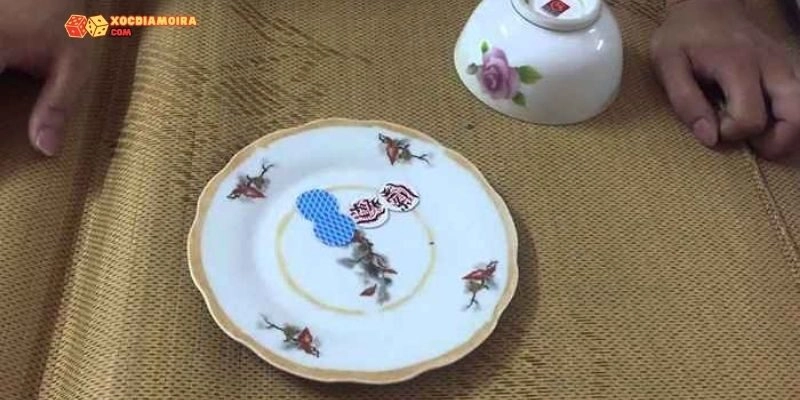 Cách thức hoạt động của bát xóc đĩa bịp
